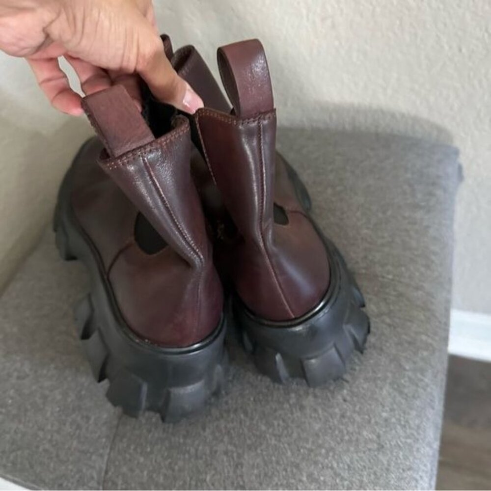 Gianni Bini Downtown Chelsea Lug Sole Brown Leather Pull on Boots Sz 9.5 - Picture 5 of 9